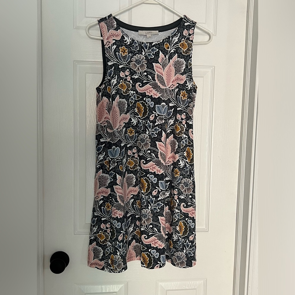 Loft Outlet swing dress XS Grey/pink floral